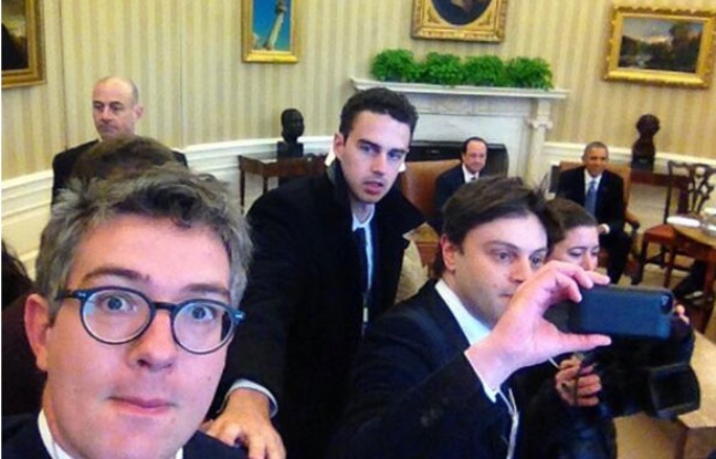 Selfie du journaliste du Monde Thomas Wieder dans le bureau ovale à Washington Selfie du journaliste du Monde Thomas Wieder dans le bureau ovale à Washington
