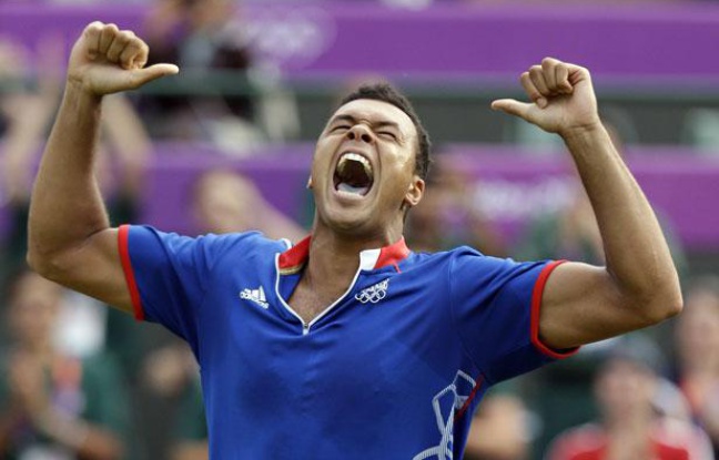 Jo-Wilfried Tsonga remporte le match le plus long de l'histoire des JO face à Milos Raonic, le 31 juillet 2012, à Londres. Jo-Wilfried Tsonga remporte le match le plus long de l'histoire des JO face à Milos Raonic, le 31 juillet 2012, à Londres.