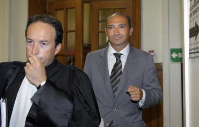 Laurent Fabius et son avocat Cyril Bonan, à leur arrivée arrive le 1er juin 2011 au Tribunal de Grande Instance de Paris Laurent Fabius et son avocat Cyril Bonan, à leur arrivée arrive le 1er juin 2011 au Tribunal de Grande Instance de Paris