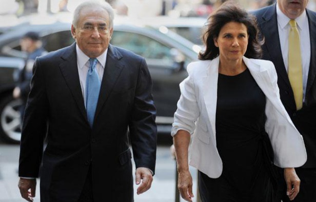Dominique Strauss-Kahn et Anne Sinclair arrivent au tribunal de New York, pour une audience extraordinaire, au cours de laquelle les conditions de sa libération sous caution ont été levées, à New York le 1er juillet 2011. Dominique Strauss-Kahn et Anne Sinclair arrivent au tribunal de New York, pour une audience extraordinaire, au cours de laquelle les conditions de sa libération sous caution ont été levées, à New York le 1er juillet 2011.