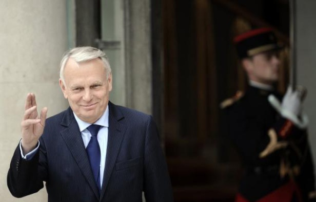 Le Premier ministre, Jean-Marc Ayrault, a promis vendredi sur France Inter une "concertation" avec enseignants et parents d'élèves sur la question des rythmes scolaires et de la semaine de cinq jours, à l'issue de laquelle un "arbitrage" sera rendu. Le Premier ministre, Jean-Marc Ayrault, a promis vendredi sur France Inter une "concertation" avec enseignants et parents d'élèves sur la question des rythmes scolaires et de la semaine de cinq jours, à l'issue de laquelle un "arbitrage" sera rendu.