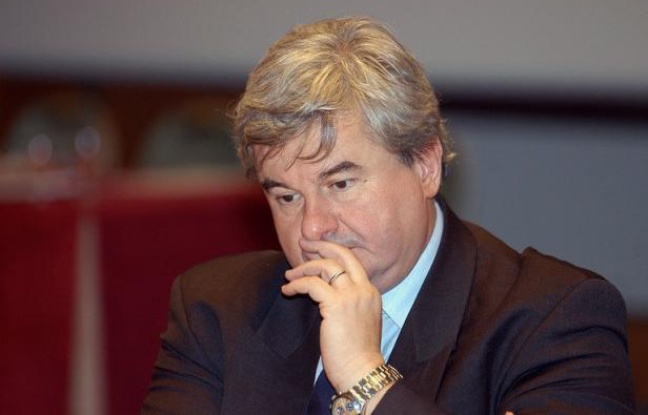 L'ancien député UMP Eric Raoult, qui avait eu une grave malaise samedi, est sorti de l'hôpital lundi après-midi et va désormais observer une période de repos, selon un communiqué de la mairie du Raincy (Seine-Saint-Denis), qu'il dirige. L'ancien député UMP Eric Raoult, qui avait eu une grave malaise samedi, est sorti de l'hôpital lundi après-midi et va désormais observer une période de repos, selon un communiqué de la mairie du Raincy (Seine-Saint-Denis), qu'il dirige.