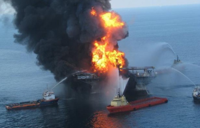 Le géant pétrolier britannique BP va verser près de 8 milliards de dollars aux termes d'un accord à l'amiable réglant une partie du contentieux dû à l'explosion de la plateforme Deepwater Horizon en 2010 dans le golfe du Mexique et à la marée noire qui en avait découlé. Le géant pétrolier britannique BP va verser près de 8 milliards de dollars aux termes d'un accord à l'amiable réglant une partie du contentieux dû à l'explosion de la plateforme Deepwater Horizon en 2010 dans le golfe du Mexique et à la marée noire qui en avait découlé.