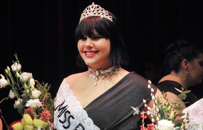 Marion Bogaert, une jeune femme de 19 ans originaire de la Roche-sur-Yon, a été élue Miss Ronde France 2011, le 11 décembre 2010 à Calais. Marion Bogaert, une jeune femme de 19 ans originaire de la Roche-sur-Yon, a été élue Miss Ronde France 2011, le 11 décembre 2010 à Calais.