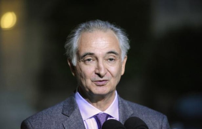 L'ex-président de la Banque européenne de Développement (BERD) Jacques Attali estime que la France a déjà perdu de facto sa note triple A, compte tenu de l'écart entre les taux d'emprunt d'Etat consentis à la France et ceux, plus favorables, consentis à l'Allemagne. L'ex-président de la Banque européenne de Développement (BERD) Jacques Attali estime que la France a déjà perdu de facto sa note triple A, compte tenu de l'écart entre les taux d'emprunt d'Etat consentis à la France et ceux, plus favorables, consentis à l'Allemagne.