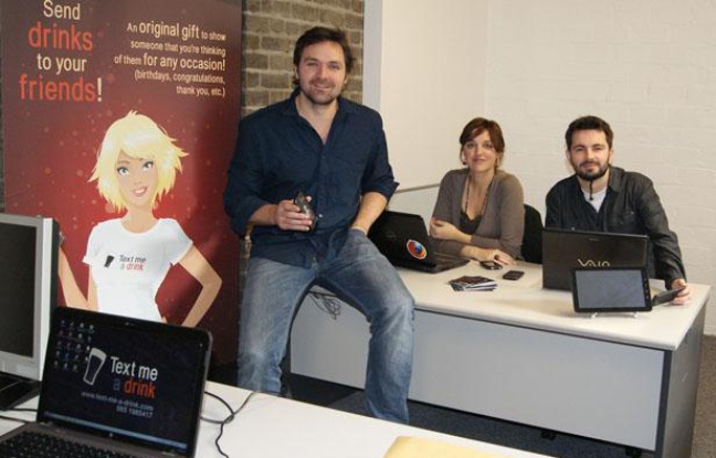 Text Me A Drink, une start-up web basée à Dublin lancée en 2012. Text Me A Drink, une start-up web basée à Dublin lancée en 2012.