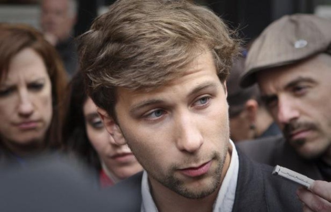 L'un des principaux dirigeants du mouvement étudiant québécois contre la hausse des frais de scolarité, Gabriel Nadeau-Dubois, a annoncé jeudi sa démission de ses fonctions de co-porte-parole de la Classe, le plus radical des syndicats étudiants. L'un des principaux dirigeants du mouvement étudiant québécois contre la hausse des frais de scolarité, Gabriel Nadeau-Dubois, a annoncé jeudi sa démission de ses fonctions de co-porte-parole de la Classe, le plus radical des syndicats étudiants.
