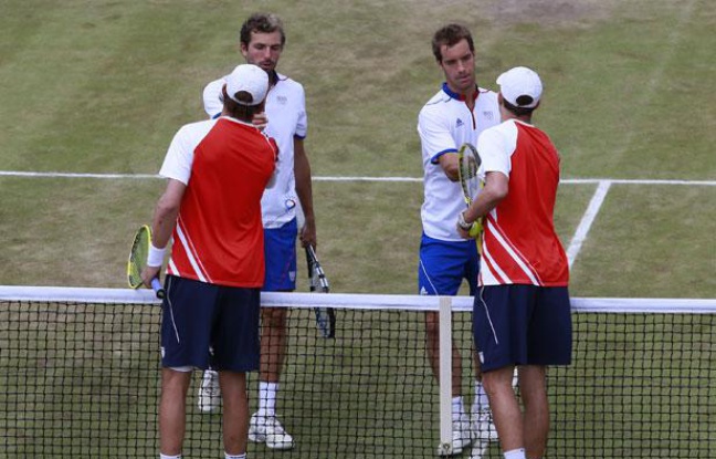 Julien Benneteau et Richard Gasquet saluent les frères Bryan, le 3 aoput 2012? à Londres. Julien Benneteau et Richard Gasquet saluent les frères Bryan, le 3 aoput 2012? à Londres.