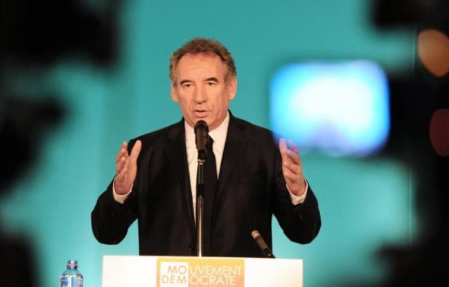 François Bayrou va se mettre pour quelques mois en retrait des débats politiques pour travailler sur les sujets essentiels pour le pays, estimant que "le réel, plus éloquent que toute déclaration", donnera finalement raison à sa vision de l'avenir de la France. François Bayrou va se mettre pour quelques mois en retrait des débats politiques pour travailler sur les sujets essentiels pour le pays, estimant que "le réel, plus éloquent que toute déclaration", donnera finalement raison à sa vision de l'avenir de la France.