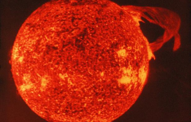 Une éruption solaire en 1989. Une éruption solaire en 1989.