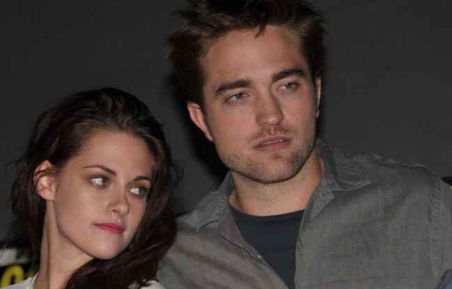 Kristen Stewart et Robert Pattinson le 12 juillet 2012 au Comic Con. Kristen Stewart et Robert Pattinson le 12 juillet 2012 au Comic Con.
