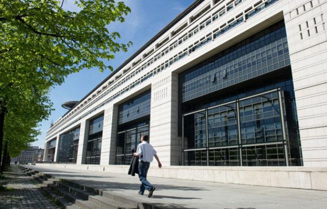 Le ministère de l’économie, des finances et du commerce extérieur rue de Bercy dans le 12e arrondissement à Paris. Le ministère de l’économie, des finances et du commerce extérieur rue de Bercy dans le 12e arrondissement à Paris.