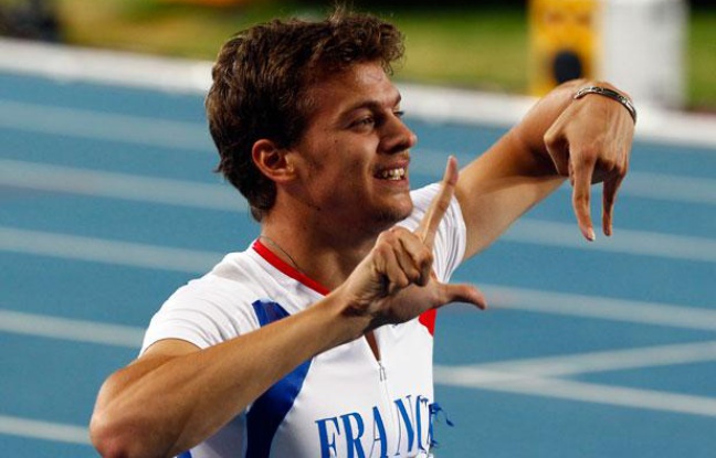 Christophe Lemaitre célèbre sa médaille de bronze au 200 m gagnée aux championnats du monde de Daegu en septembre 2011.
Christophe Lemaitre célèbre sa médaille de bronze au 200 m gagnée aux championnats du monde de Daegu en septembre 2011.