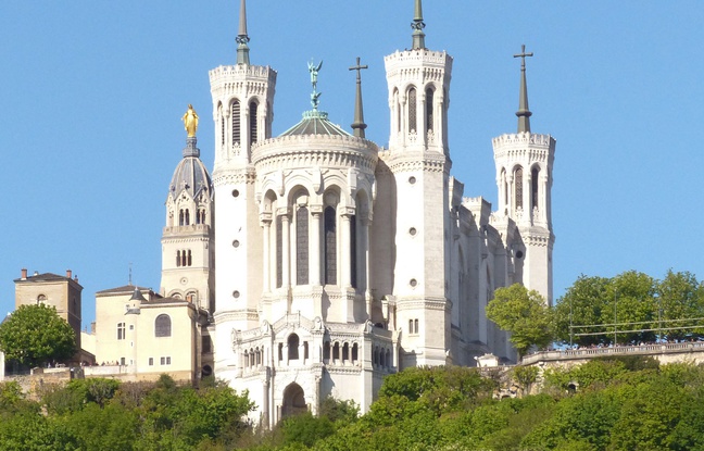 Lyon, le 27 avril 2016. Illustration de la basiilique de Fourvière à Lyon. Lyon, le 27 avril 2016. Illustration de la basiilique de Fourvière à Lyon.