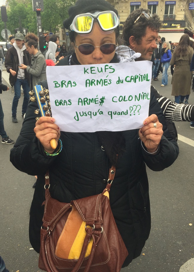  Emma came to demonstrate against the police,  instead of R & # xe9; public & # xE0;  Paris, 18 May 2016. 