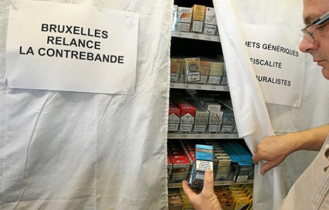 Nants (Loire-Atlantique), le 06/09/2012. Manifestation de buralistes contre le plan anti tabac du gouvernement. Nants (Loire-Atlantique), le 06/09/2012. Manifestation de buralistes contre le plan anti tabac du gouvernement.