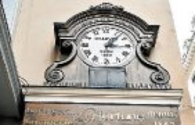L'horloge aux Guignols va devenir propriété de la ville de Lyon. L'horloge aux Guignols va devenir propriété de la ville de Lyon.