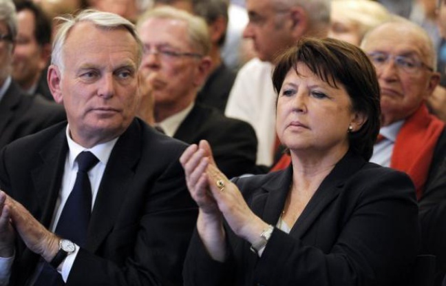 La patronne du PS Martine Aubry est la première à faire les frais de la délicate alchimie que représente, pour François Hollande et son Premier ministre Jean-Marc Ayrault, la constitution du nouveau gouvernement, où les "hollandais" historiques pourraient être réduits à la portion congrue. La patronne du PS Martine Aubry est la première à faire les frais de la délicate alchimie que représente, pour François Hollande et son Premier ministre Jean-Marc Ayrault, la constitution du nouveau gouvernement, où les "hollandais" historiques pourraient être réduits à la portion congrue.