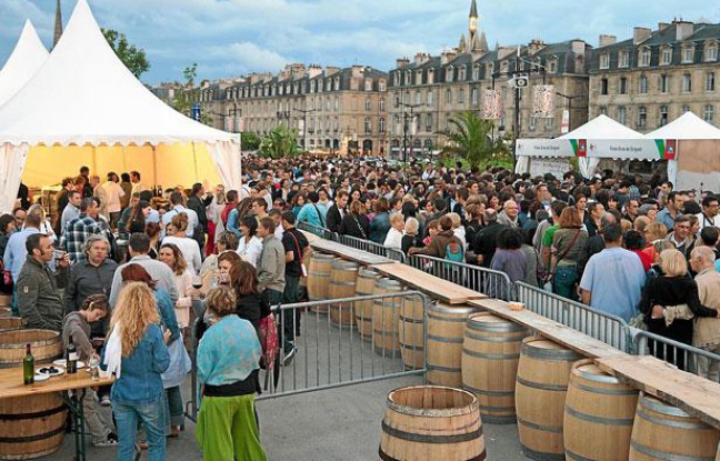 L'édition 2012 de Bordeaux fête le vin a attiré plus de 500.000 visiteurs. L'édition 2012 de Bordeaux fête le vin a attiré plus de 500.000 visiteurs.