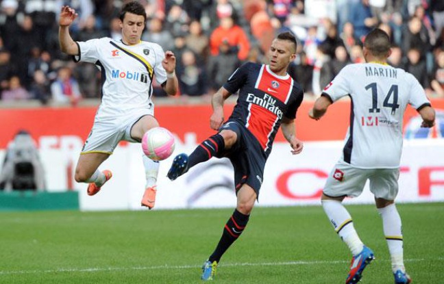 L'attaquant parisien jérémy Ménez, le 22 avril 2012, contre Sochaux, au Parc des Princes. L'attaquant parisien jérémy Ménez, le 22 avril 2012, contre Sochaux, au Parc des Princes.