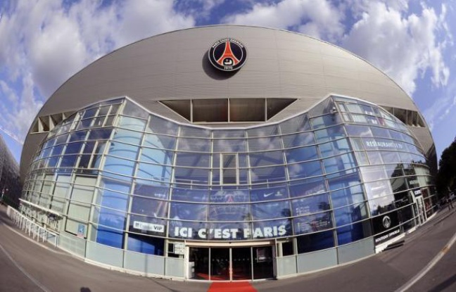Un établissement bancaire qatari serait en négociations avancées avec le club autour d'un contrat de sponsoring au montant d'environ 100 millions d'euros par saison Un établissement bancaire qatari serait en négociations avancées avec le club autour d'un contrat de sponsoring au montant d'environ 100 millions d'euros par saison
