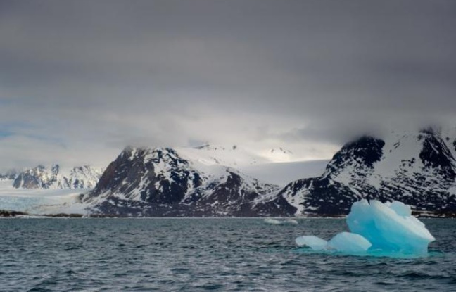 Trois navigateurs qui viennent de réussir la première traversée à la voile de la route la plus septentrionale du Passage du Nord-Ouest ont constaté une absence de glace inédite dans cette région arctique, a indiqué à l'AFP leur correspondant à Montréal. Trois navigateurs qui viennent de réussir la première traversée à la voile de la route la plus septentrionale du Passage du Nord-Ouest ont constaté une absence de glace inédite dans cette région arctique, a indiqué à l'AFP leur correspondant à Montréal.