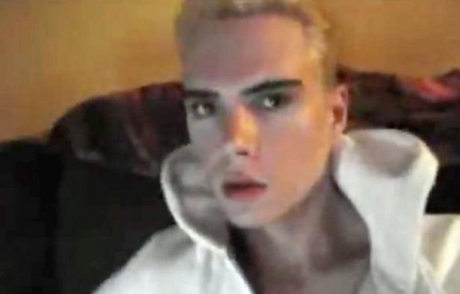 La justice allemande a annoncé mercredi le maintien en détention de Luka Rocco Magnotta, soupçonné d'avoir tué et dépecé un étudiant chinois à Montréal, en attendant son éventuelle extradition vers le Canada. La justice allemande a annoncé mercredi le maintien en détention de Luka Rocco Magnotta, soupçonné d'avoir tué et dépecé un étudiant chinois à Montréal, en attendant son éventuelle extradition vers le Canada.