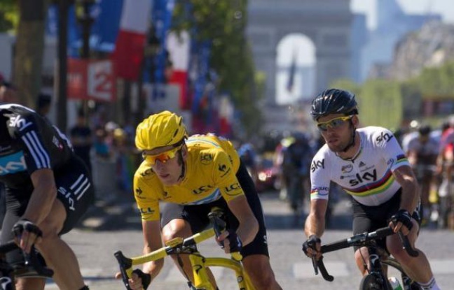 Premier grand pistard vainqueur du Tour de France, Bradley Wiggins a fait triompher pour la première fois les couleurs de l'Union Jack sur les Champs-Elysées, dimanche, au terme d'une course maîtrisée du début à la fin par son équipe Sky. Premier grand pistard vainqueur du Tour de France, Bradley Wiggins a fait triompher pour la première fois les couleurs de l'Union Jack sur les Champs-Elysées, dimanche, au terme d'une course maîtrisée du début à la fin par son équipe Sky.