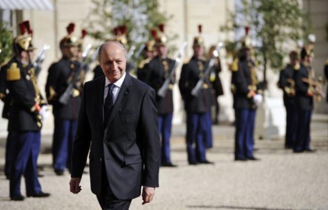 La composition du gouvernement Ayrault a été dévoilée mercredi, avec parmi ses membres l'ex-Premier ministre Laurent Fabius, 65 ans, comme ministre des Affaires étrangères et Pierre Moscovici, 54 ans, ministre des Finances. La composition du gouvernement Ayrault a été dévoilée mercredi, avec parmi ses membres l'ex-Premier ministre Laurent Fabius, 65 ans, comme ministre des Affaires étrangères et Pierre Moscovici, 54 ans, ministre des Finances.