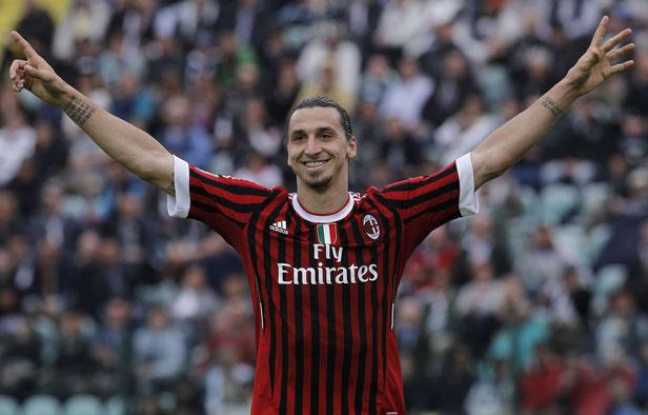 Zlatan Ibrahimovic contre Sienne, le 29 avril 2012. Zlatan Ibrahimovic contre Sienne, le 29 avril 2012.