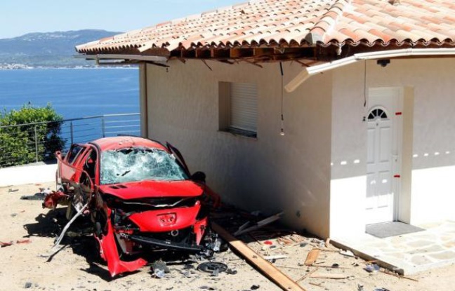 Le Front de libération nationale de la Corse (FLNC) a revendiqué samedi la vingtaine d'attentats qui ont visé des résidences secondaires depuis la "nuit bleue" du 11 mai, dans un communiqué authentifié et remis au magazine d'information Corsica et dont l'AFP a pu lire des extraits. Le Front de libération nationale de la Corse (FLNC) a revendiqué samedi la vingtaine d'attentats qui ont visé des résidences secondaires depuis la "nuit bleue" du 11 mai, dans un communiqué authentifié et remis au magazine d'information Corsica et dont l'AFP a pu lire des extraits.