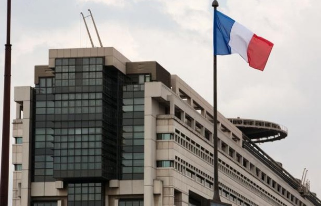 Tous les revenus du capital, intérêts, dividendes et plus-values mobilières, vont être soumis au barème progressif de l'impôt sur le revenu, a déclaré le ministre de l'Economie et des Finances, Pierre Moscovici, mercredi en conseil des ministres. Tous les revenus du capital, intérêts, dividendes et plus-values mobilières, vont être soumis au barème progressif de l'impôt sur le revenu, a déclaré le ministre de l'Economie et des Finances, Pierre Moscovici, mercredi en conseil des ministres.