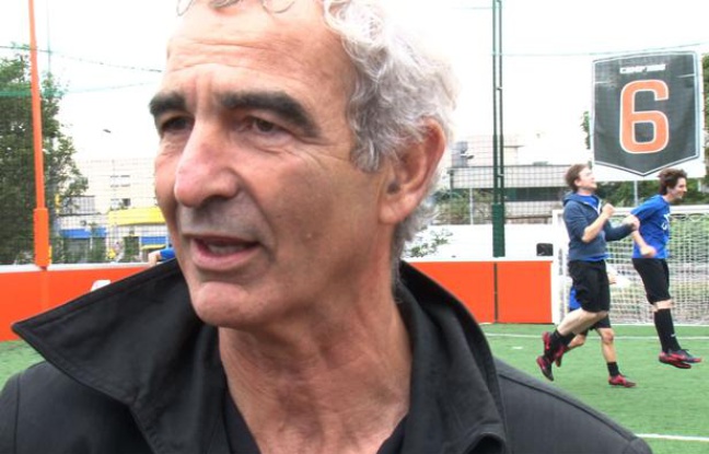 Capture d'écran de la vidéo «Raymond Domenech coach de l'équipe de 20Minutes. Capture d'écran de la vidéo «Raymond Domenech coach de l'équipe de 20Minutes.