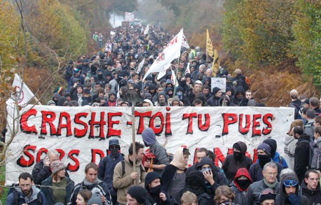 Les opposants au projet d'aéroport de Notre-Dame-des-Landes, le 17 novembre 2012. Les opposants au projet d'aéroport de Notre-Dame-des-Landes, le 17 novembre 2012.