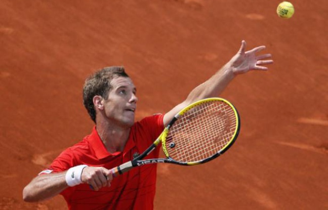 Richard Gasquet pendant son match gagné contre Tommy Haas à Roland Garros, le 2 juin 2012. Richard Gasquet pendant son match gagné contre Tommy Haas à Roland Garros, le 2 juin 2012.