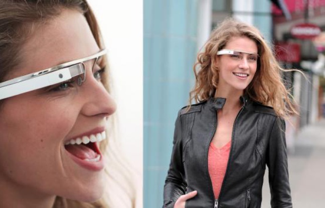 Project Glass, le prototype de Google de lunettes pour une vision en réalité augmentée. Project Glass, le prototype de Google de lunettes pour une vision en réalité augmentée.