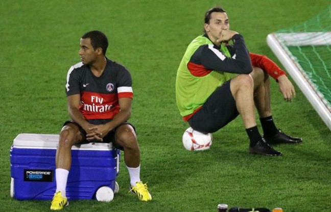 Lucas Moura et Zlatan Ibrahimovic lors du stage du PSG au Qatar le 1er janvier 2013. Lucas Moura et Zlatan Ibrahimovic lors du stage du PSG au Qatar le 1er janvier 2013.