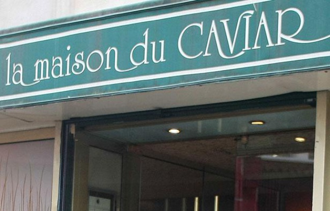 Devanture du restaurant parisien La maison du caviar. Devanture du restaurant parisien La maison du caviar.
