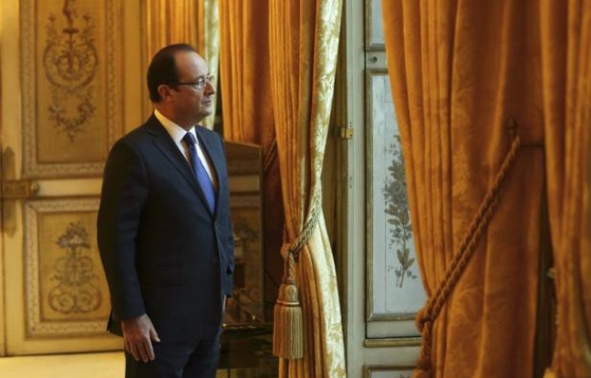 Le président François Hollande adressera pour la première fois lundi ses voeux aux Français, avec la volonté de délivrer "en moins de dix minutes" un message d'optimisme en dépit de la crise et de l'aggravation de la situation de l'emploi. Le président François Hollande adressera pour la première fois lundi ses voeux aux Français, avec la volonté de délivrer "en moins de dix minutes" un message d'optimisme en dépit de la crise et de l'aggravation de la situation de l'emploi.