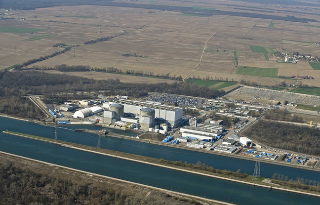 Vue aérienne de la centrale nucléaire de Fessenheim le 5 septembre 2012. Vue aérienne de la centrale nucléaire de Fessenheim le 5 septembre 2012.