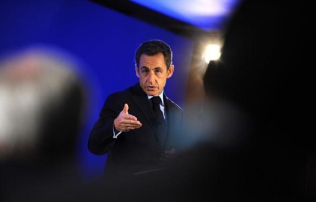 La promesse faite depuis le sommet de l'Otan à Lisbonne par Nicolas Sarkozy, que l'Etat communiquerait "en temps et heure" tous les documents sur ce dossier, a en revanche été mal reçue. La promesse faite depuis le sommet de l'Otan à Lisbonne par Nicolas Sarkozy, que l'Etat communiquerait "en temps et heure" tous les documents sur ce dossier, a en revanche été mal reçue.
