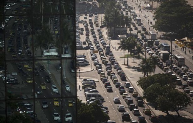 Bouchons sur les avenues de Copacabana, à Rio de Janeiro, en mai 2012. Bouchons sur les avenues de Copacabana, à Rio de Janeiro, en mai 2012.