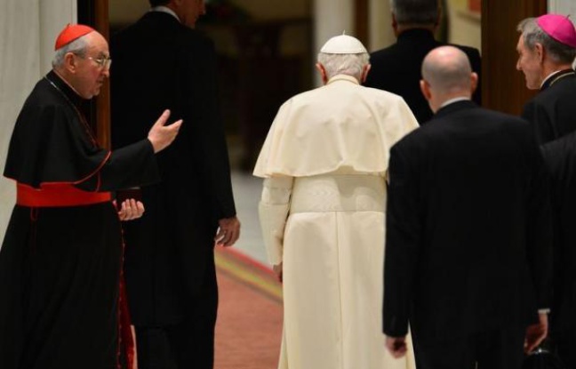 De l'avis des vaticanistes, le pape idéal pour succéder à Joseph Ratzinger, théologien allemand, fin mais peu communicatif, doit être un "bon pasteur", capable de s'adresser plus simplement aux catholiques mais aussi à l'ensemble du monde moderne. De l'avis des vaticanistes, le pape idéal pour succéder à Joseph Ratzinger, théologien allemand, fin mais peu communicatif, doit être un "bon pasteur", capable de s'adresser plus simplement aux catholiques mais aussi à l'ensemble du monde moderne.