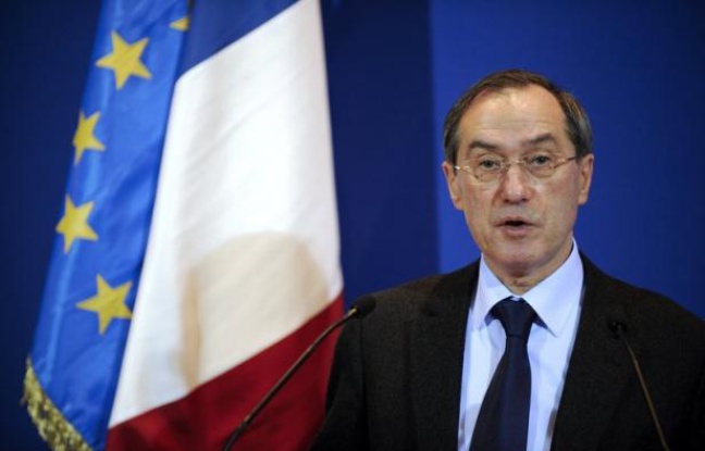 Claude Guéant a déclenché une vive polémique en déclarant que "toutes les civilisations ne se valent pas" dans un discours sur la République, aussitôt dénoncé à gauche comme une tentative pour Nicolas Sarkozy de glaner des voix du Front national, à moins de 80 jours du premier tour de la présidentielle. Claude Guéant a déclenché une vive polémique en déclarant que "toutes les civilisations ne se valent pas" dans un discours sur la République, aussitôt dénoncé à gauche comme une tentative pour Nicolas Sarkozy de glaner des voix du Front national, à moins de 80 jours du premier tour de la présidentielle.