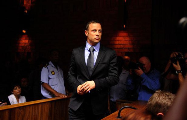 Oscar Pistorius devant le tribunal de Pretoria le 21 février 2013. Oscar Pistorius devant le tribunal de Pretoria le 21 février 2013.