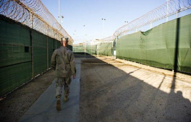 Le détenu retrouvé mort samedi à Guantanamo se nommait Adnan Farhan Abdoul Latif, un Yéménite de 32 ans incarcéré depuis plus de dix ans dans la controversée prison américaine sur l'île de Cuba, a annoncé mardi le Pentagone. Le détenu retrouvé mort samedi à Guantanamo se nommait Adnan Farhan Abdoul Latif, un Yéménite de 32 ans incarcéré depuis plus de dix ans dans la controversée prison américaine sur l'île de Cuba, a annoncé mardi le Pentagone.