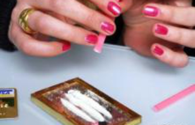 Une utilisatrice de cocaïne, une drogue de plus en plus consommée en Europe. Une utilisatrice de cocaïne, une drogue de plus en plus consommée en Europe.