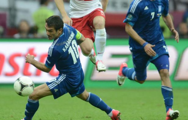 Le capitaine de la Grèce Giorgos Karagounis pendant le match de l'Euro contre la Pologne le 8 juin 2012. Le capitaine de la Grèce Giorgos Karagounis pendant le match de l'Euro contre la Pologne le 8 juin 2012.