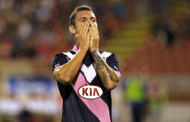 Le joueur bordelais Ludovic Obraniak, lors d'un match contre l'Etoile Rouge de Belgrade, le 23 août 2012 à Belgrade. Le joueur bordelais Ludovic Obraniak, lors d'un match contre l'Etoile Rouge de Belgrade, le 23 août 2012 à Belgrade.
