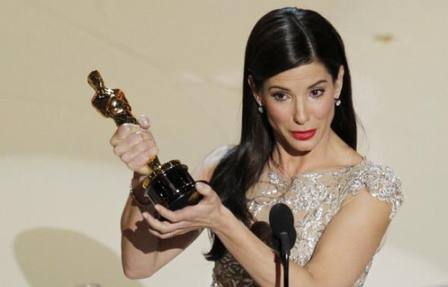 Sandra Bullock, oscar de la meilleure actrice pour «the blind side» à Los Angeles, le 7 mars 2010. Sandra Bullock, oscar de la meilleure actrice pour «the blind side» à Los Angeles, le 7 mars 2010.